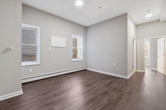 162 Clerk St in Jersey City, NJ - Building Photo - Building Photo