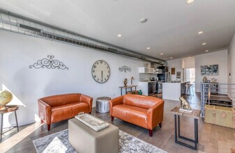 1625 N 7th St, Unit 3 in Philadelphia, PA - Foto de edificio - Building Photo