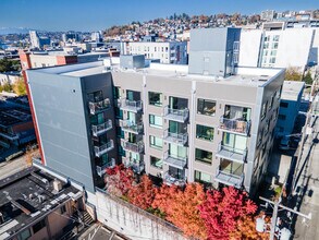 View 222 in Seattle, WA - Foto de edificio - Building Photo