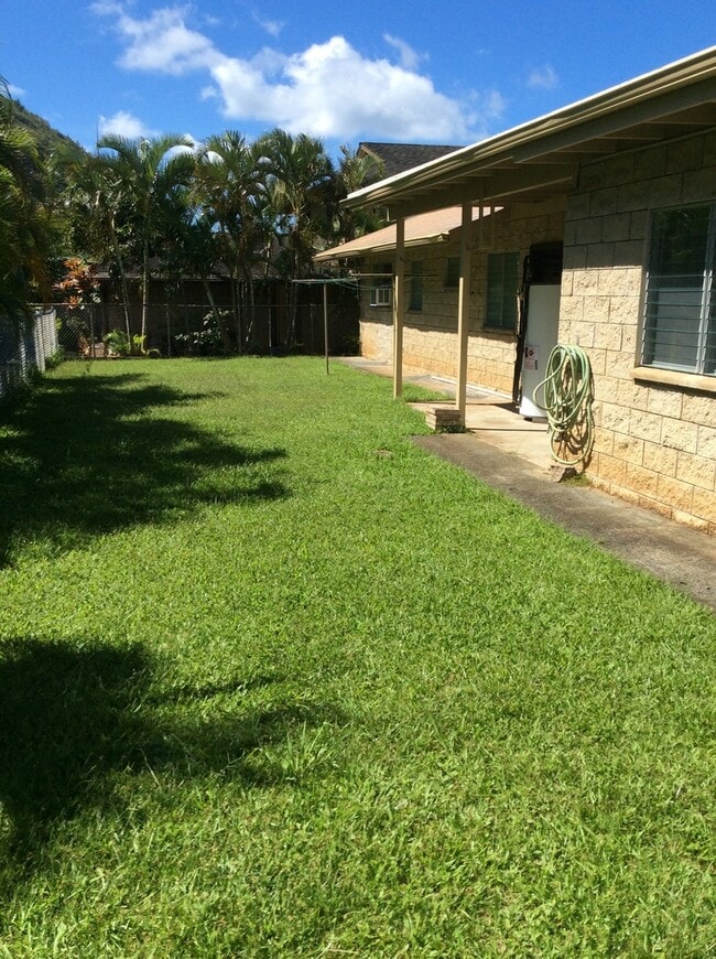 3019 Kahaloa Dr in Honolulu, HI - Foto de edificio - Building Photo