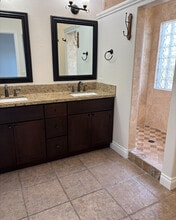 7260 E Softwind Dr in Scottsdale, AZ - Foto de edificio - Building Photo