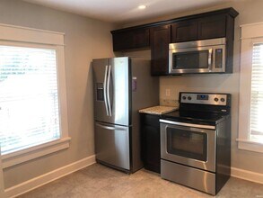 729 E Hunter Ave in Bloomington, IN - Foto de edificio - Building Photo