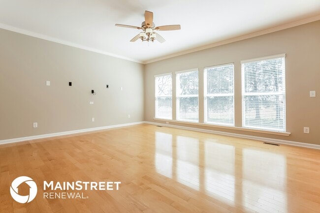 422 Laurel Hills Dr in Mount Juliet, TN - Foto de edificio - Building Photo