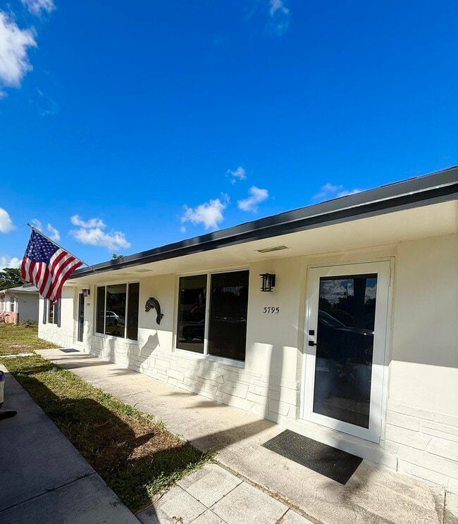 3797 Roan Ct E in West Palm Beach, FL - Building Photo - Building Photo