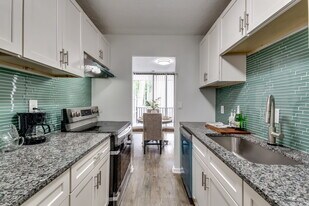 Lakeside Reserve in Macon, GA - Building Photo