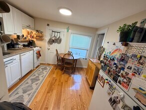 8 Roberts St in Brookline, MA - Building Photo - Building Photo