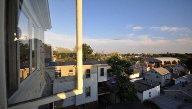 40 Atherton St, Unit 3 in Somerville, MA - Building Photo - Building Photo