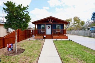 6 Guerra Ave in Weslaco, TX - Building Photo