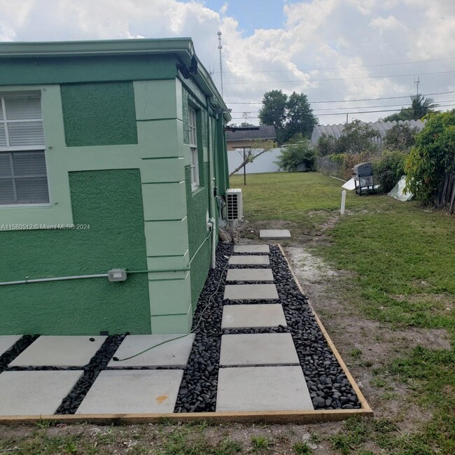 property at 112 Miami Gardens Rd