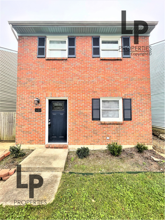 property at 1488 Deer Lake Cir