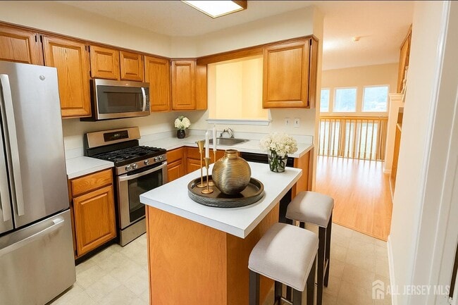 property at 0-75 W Shrewsbury Pl