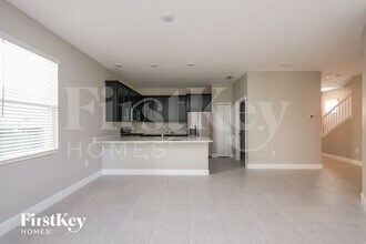 6322 Heirloom Pl in Apollo Beach, FL - Building Photo - Building Photo