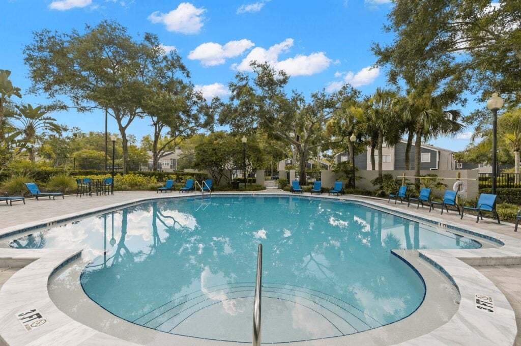 The Pointe at Carrollwood in Tampa, FL - Building Photo