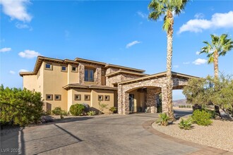 670 Du Fort Ave in Henderson, NV - Building Photo - Building Photo