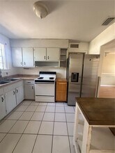 3213 W Hartnett Ave in Tampa, FL - Building Photo - Building Photo