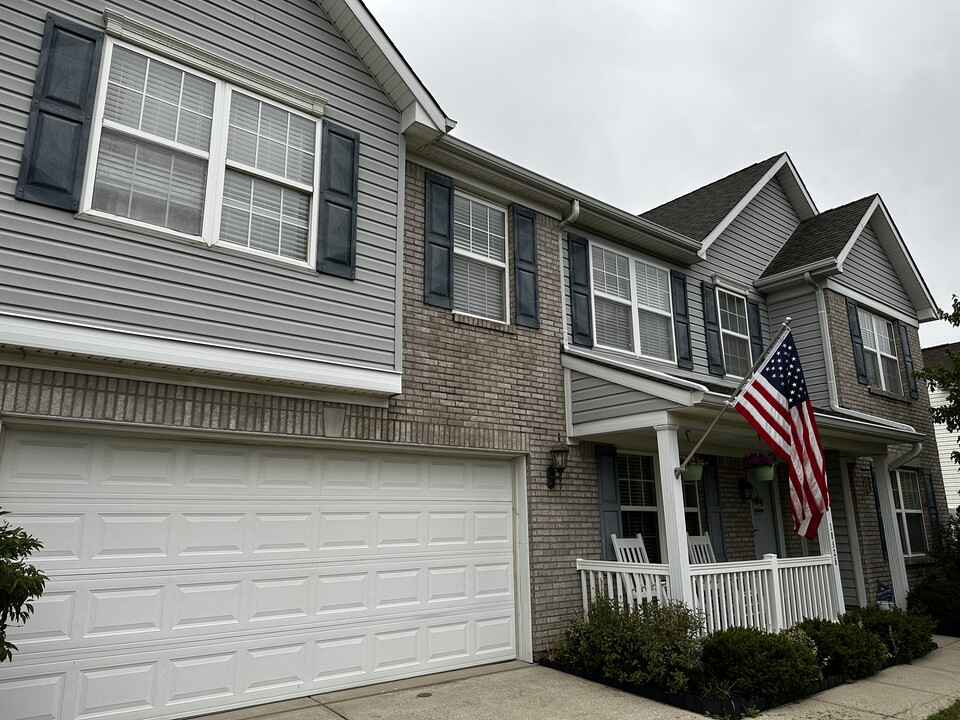 10426 Zinfandel Pl in Fishers, IN - Building Photo