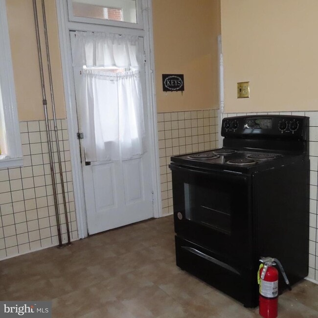 103 N Earl St in Shippensburg, PA - Building Photo - Building Photo