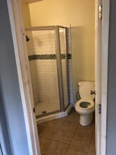 18953 Bessemer St in Tarzana, CA - Foto de edificio - Building Photo