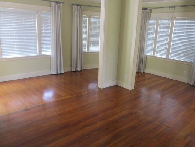 890 N Shaffer St in Orange, CA - Building Photo - Building Photo