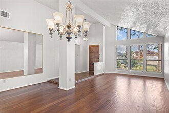 8118 Vista Del Sol Dr in Houston, TX - Building Photo - Building Photo