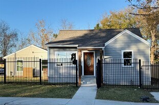 7909 Goode St in Houston, TX - Building Photo
