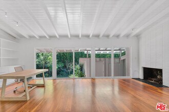 1542 Marmont Ave in Los Angeles, CA - Building Photo - Building Photo