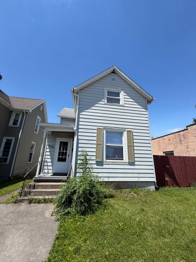 property at 2131 N Wells St