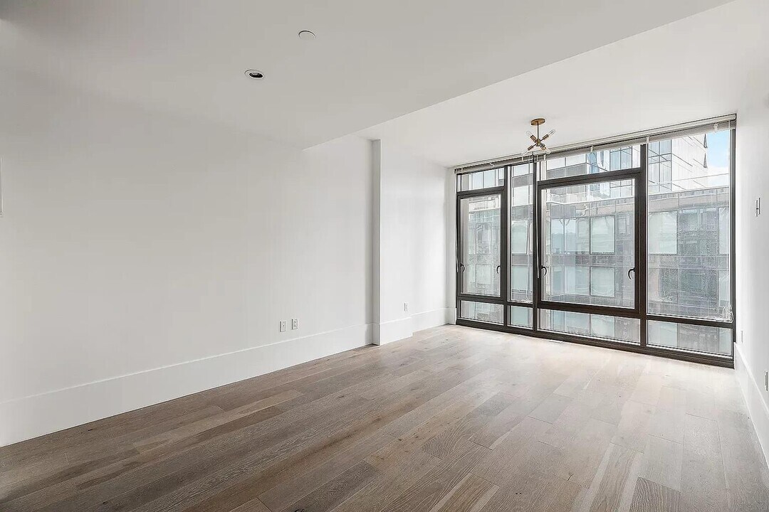 429 Kent Ave in Brooklyn, NY - Building Photo