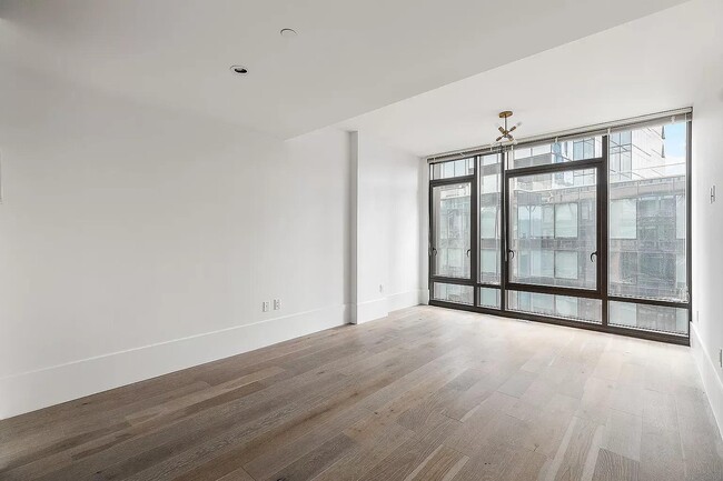 429 Kent Ave in Brooklyn, NY - Building Photo - Building Photo