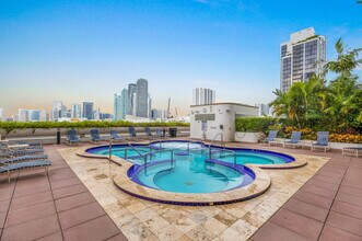 601 Biscayne Blvd in Miami, FL - Building Photo - Building Photo