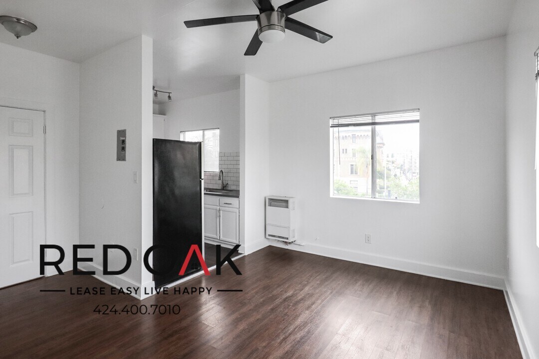 290 Loma Dr in Los Angeles, CA - Building Photo