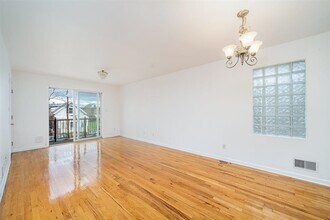 38 W 20th St in Bayonne, NJ - Building Photo - Building Photo