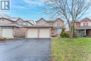 3019 Quail Run Ave in Ottawa, ON - Building Photo