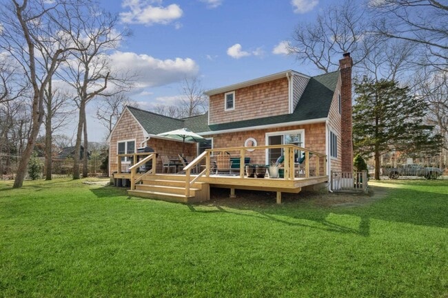 6 Lincoln Ave in East Hampton, NY - Building Photo - Building Photo