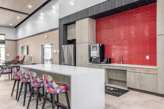 Westgate Park in Oklahoma City, OK - Foto de edificio - Interior Photo