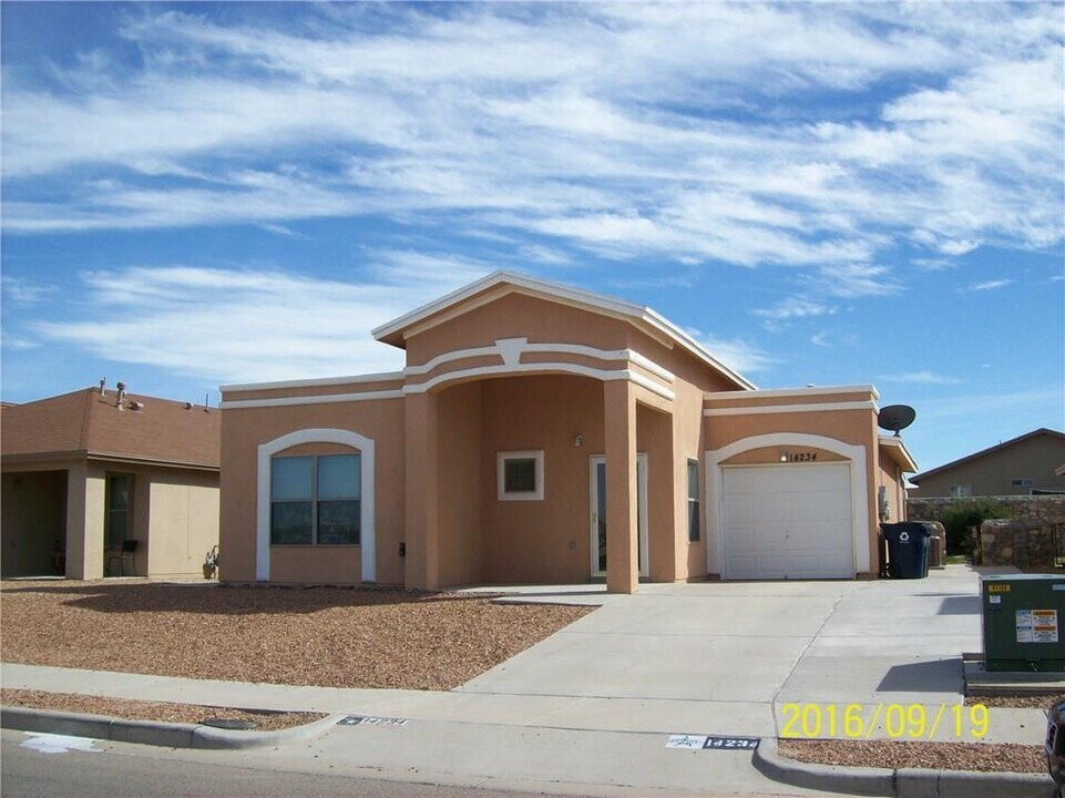 14234 Strata Rock Dr in El Paso, TX - Building Photo