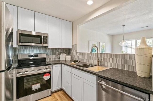 property at 7925 S Kittredge St