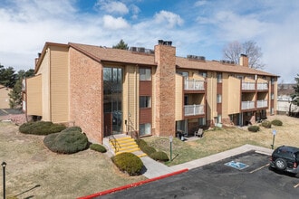 Candlewood Apartment Homes in Colorado Springs, CO - Foto de edificio - Primary Photo