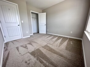 335 Flat Cove Rd in Spartanburg, SC - Foto de edificio - Building Photo