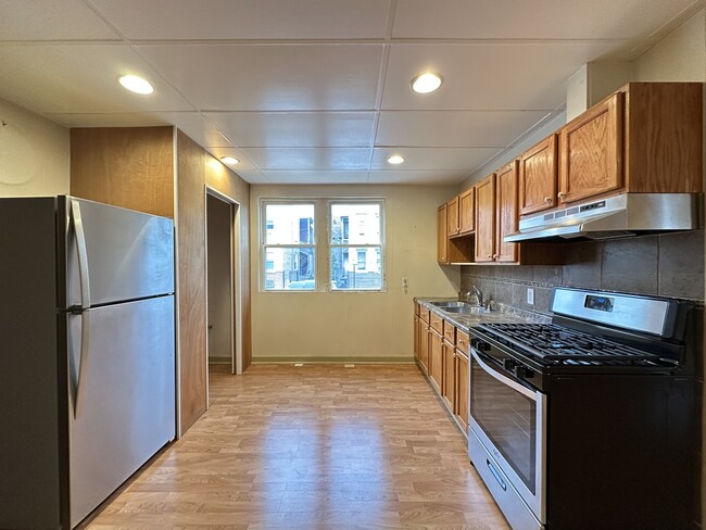 3734 W Wabansia Ave, Unit 1F in Chicago, IL - Building Photo - Building Photo
