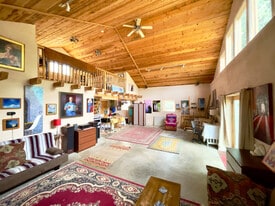 223 Victor Ct in Taos, NM - Building Photo