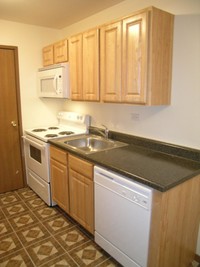 Brookstone Apartments in Waukegan, IL - Building Photo - Building Photo