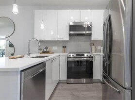 33886 Pine St in Abbotsford, BC - Building Photo