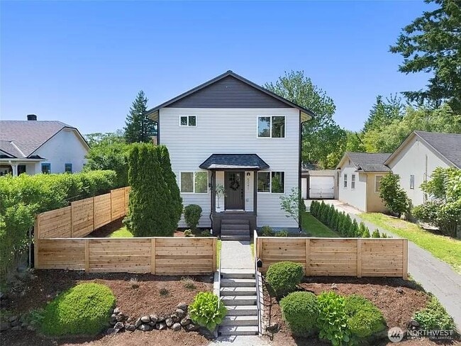property at 5041 Bowen Pl S
