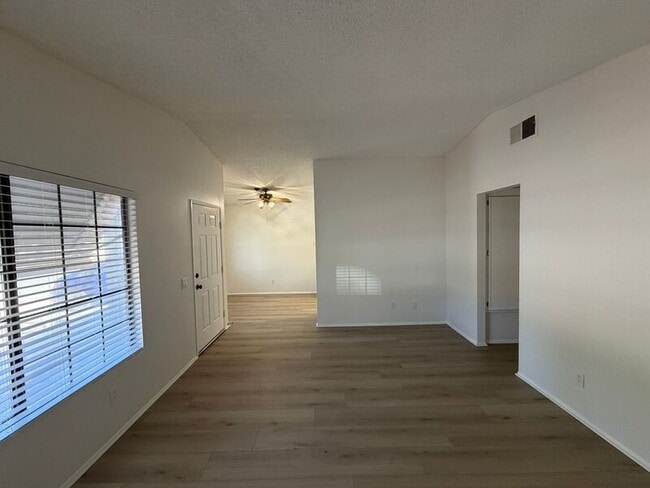 28244 Encanto Rd in Menifee, CA - Building Photo - Building Photo