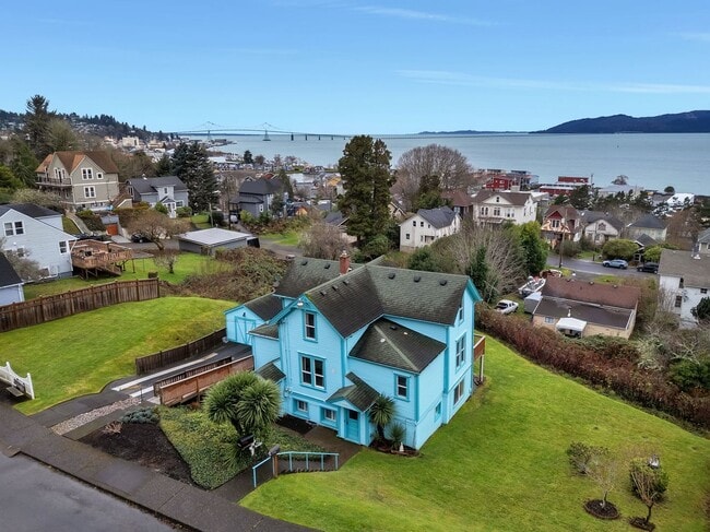 3088 Harrison Ave in Astoria, OR - Building Photo - Building Photo