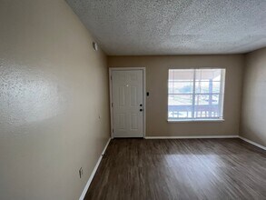 300 Moursund Blvd in San Antonio, TX - Building Photo - Building Photo