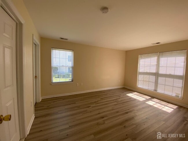 50 Fisher Dr in Franklin Township, NJ - Building Photo - Building Photo