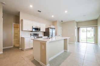 2749 Island Pond Dr in Deltona, FL - Building Photo - Building Photo