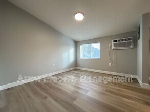 877 N 26 in Lincoln, NE - Building Photo - Building Photo